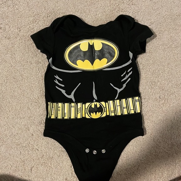 DC Justice League 3-6M Onesie Bundle (3) - Picture 9 of 10